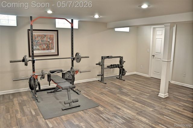5443 English Drive, Troy, MI 48085