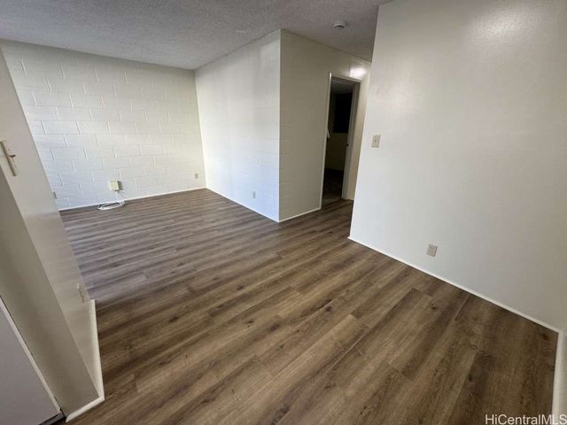 1555 Pohaku Street B107, Honolulu, HI 96817