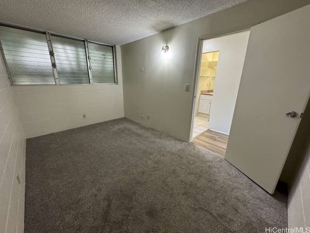 1555 Pohaku Street B107, Honolulu, HI 96817