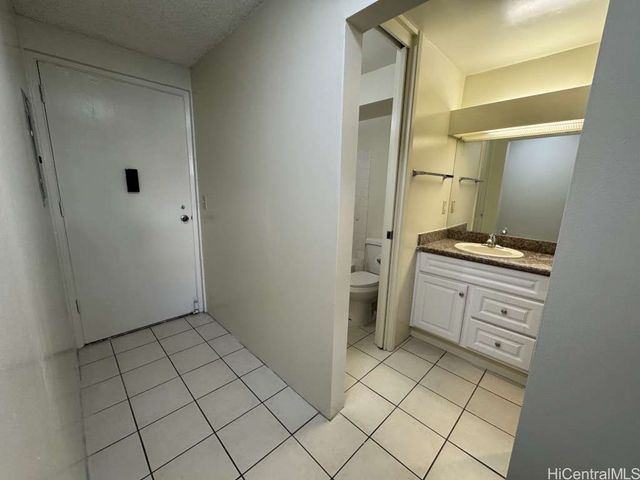 1555 Pohaku Street B107, Honolulu, HI 96817