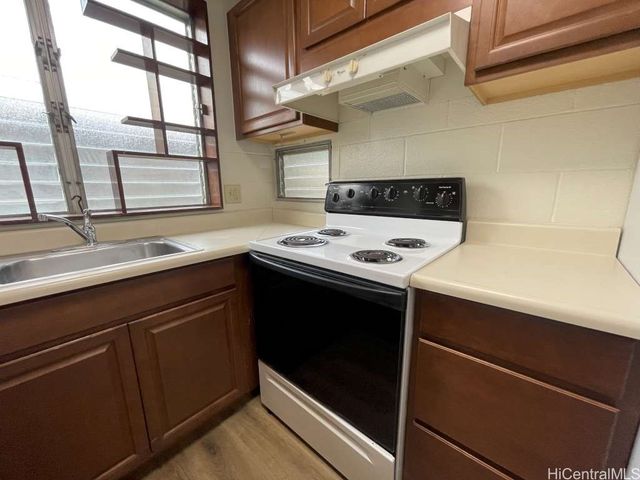 1555 Pohaku Street B107, Honolulu, HI 96817