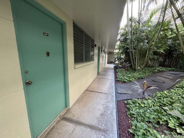 1555 Pohaku Street B107, Honolulu, HI 96817