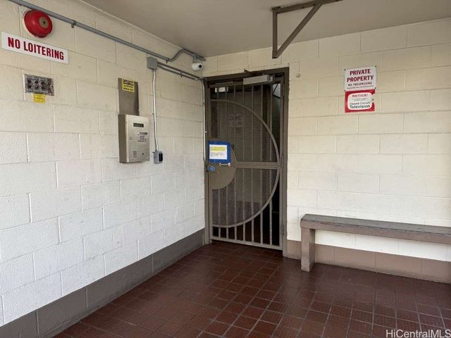 1555 Pohaku Street B107, Honolulu, HI 96817