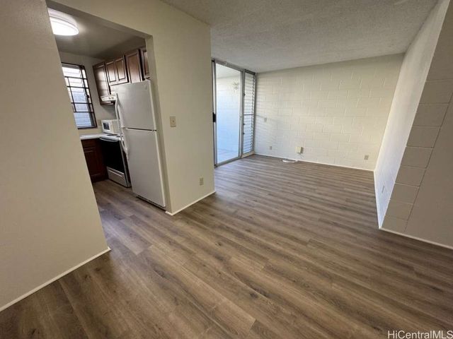 1555 Pohaku Street B107, Honolulu, HI 96817
