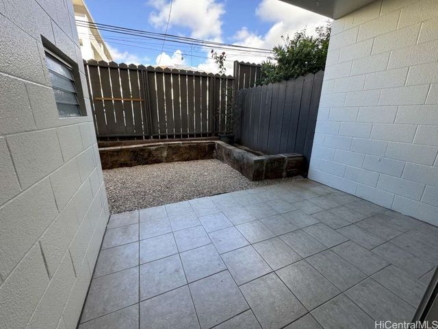 1555 Pohaku Street B107, Honolulu, HI 96817