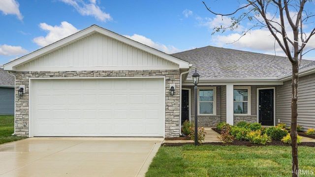 1067 Butler Lake Court, Fort Wayne, IN 46818