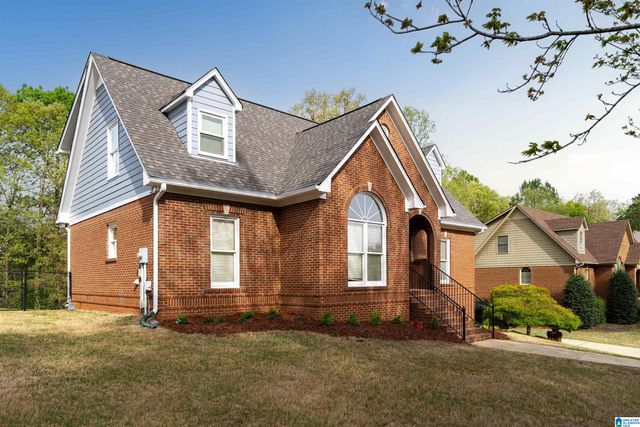 7520 SURREY LANE, Trussville, AL 35173