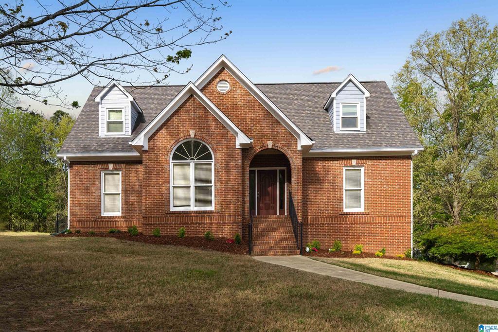 7520 SURREY LANE, Trussville, AL 35173