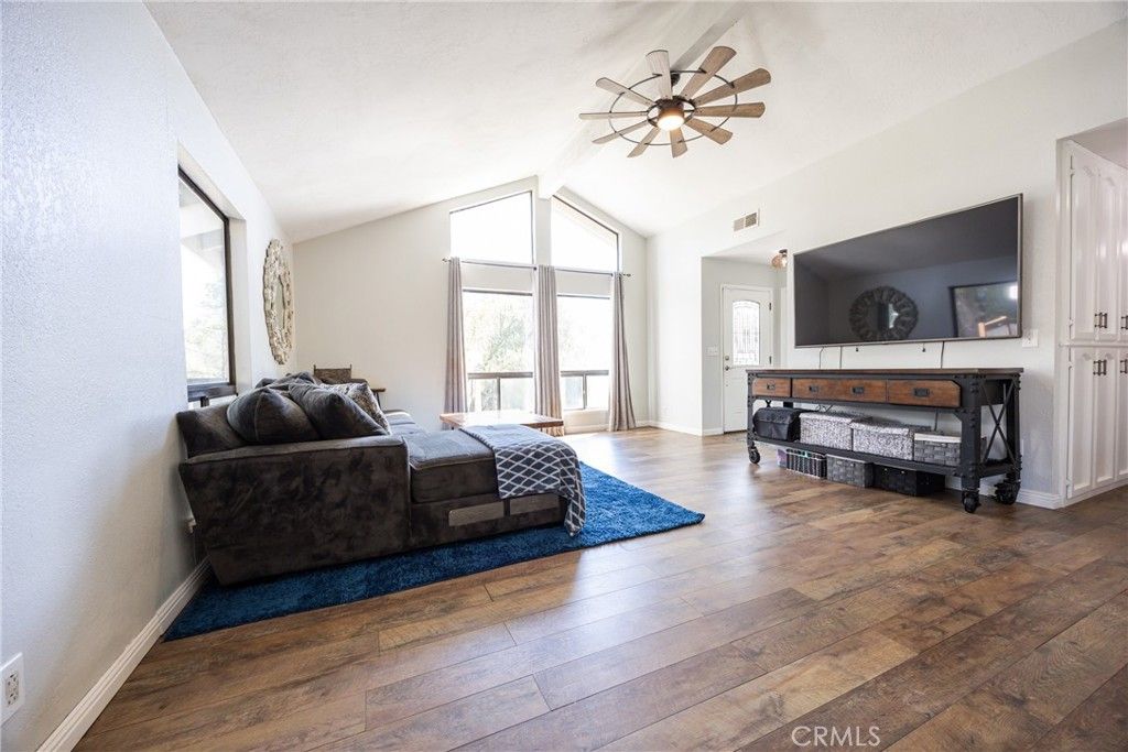 Image 12 of property listing at 31388 Yosemite Springs PKWY, Coarsegold, CA 93614
