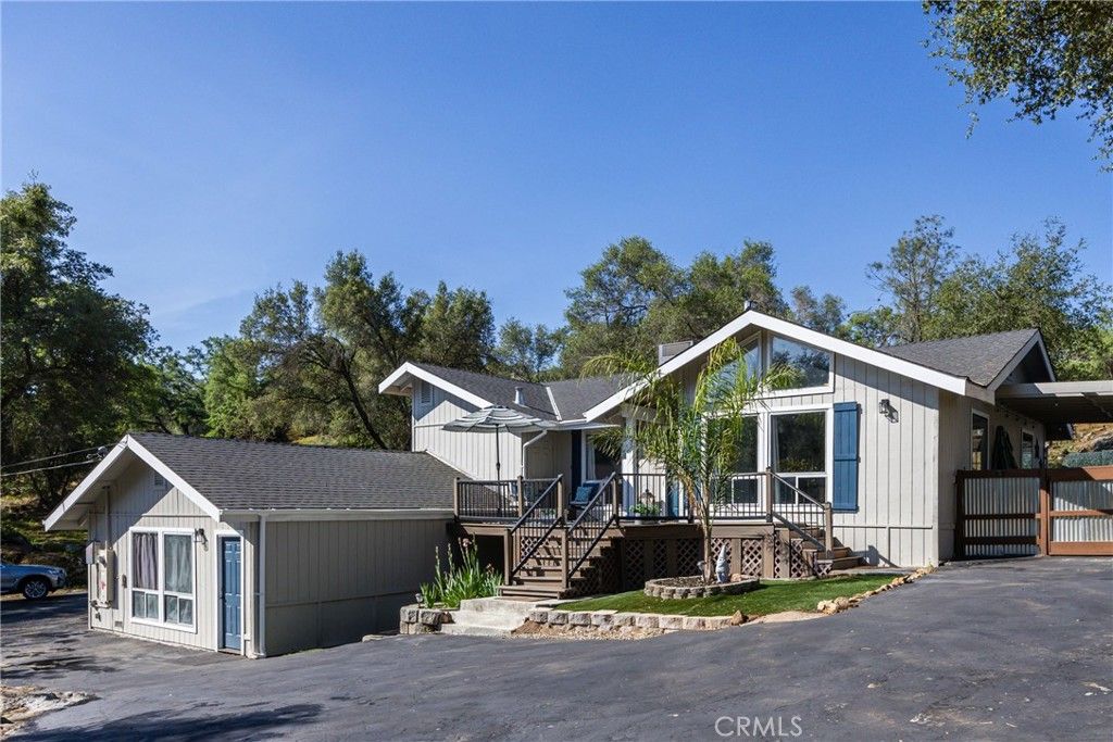 Image 5 of property listing at 31388 Yosemite Springs PKWY, Coarsegold, CA 93614