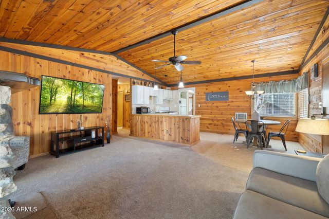 735 E CEDAR WOOD Drive, Munds Park, AZ 86017