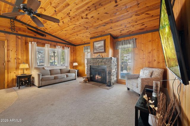 735 E CEDAR WOOD Drive, Munds Park, AZ 86017