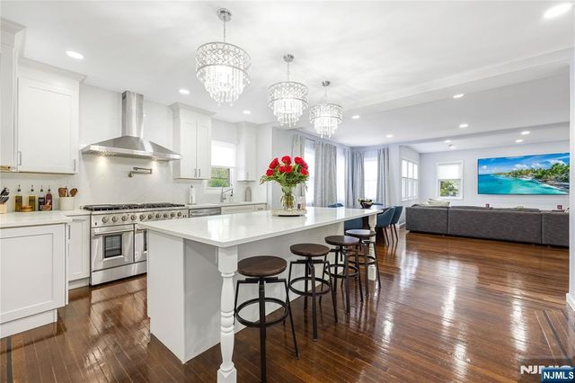 164 Selvage Avenue, Teaneck, NJ 07666