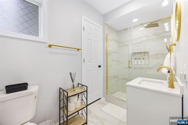 164 Selvage Avenue, Teaneck, NJ 07666