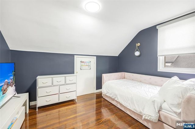 164 Selvage Avenue, Teaneck, NJ 07666