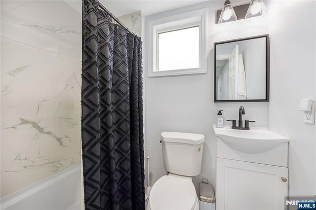 164 Selvage Avenue, Teaneck, NJ 07666