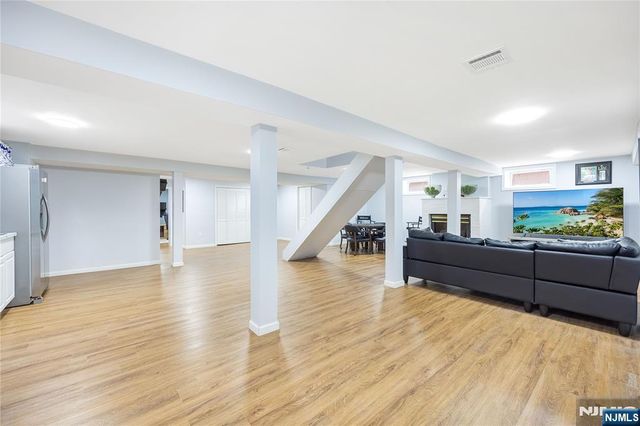 164 Selvage Avenue, Teaneck, NJ 07666