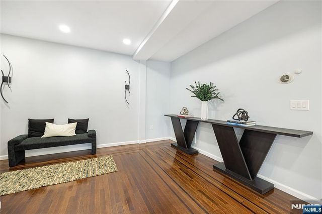 164 Selvage Avenue, Teaneck, NJ 07666