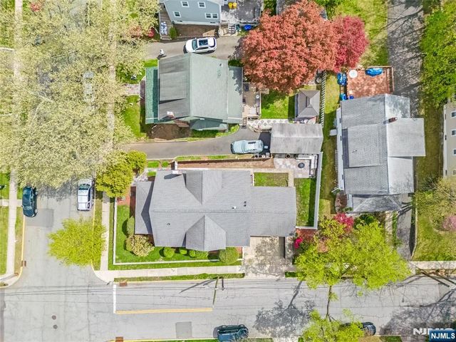 164 Selvage Avenue, Teaneck, NJ 07666