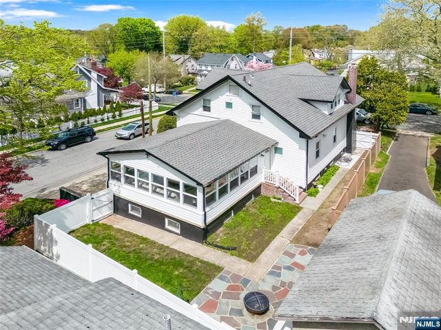 164 Selvage Avenue, Teaneck, NJ 07666