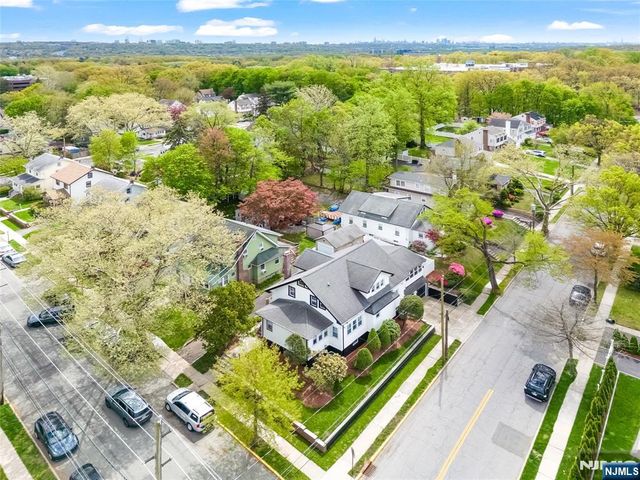 164 Selvage Avenue, Teaneck, NJ 07666