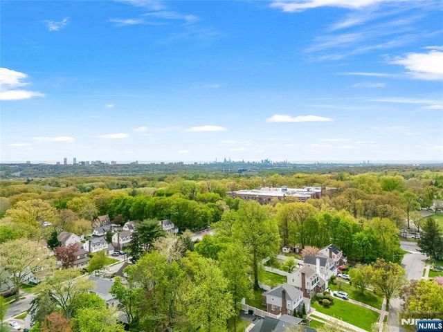 164 Selvage Avenue, Teaneck, NJ 07666