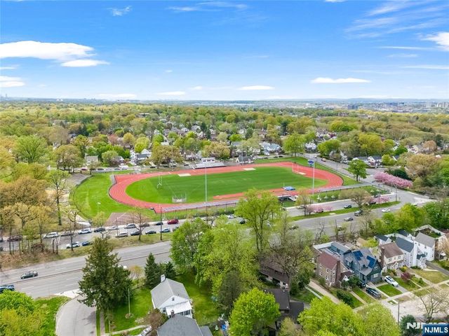 164 Selvage Avenue, Teaneck, NJ 07666