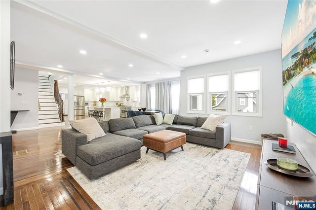 164 Selvage Avenue, Teaneck, NJ 07666