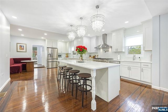 164 Selvage Avenue, Teaneck, NJ 07666