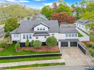164 Selvage Avenue, Teaneck, NJ 07666