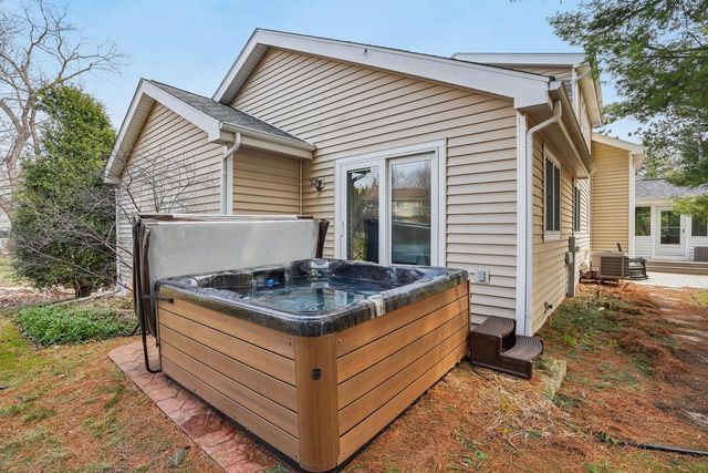 7313 Ashwabay Lane, Madison, WI 53719