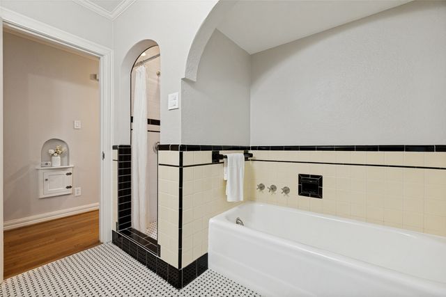 6418 Westlake Avenue, Dallas, TX 75214