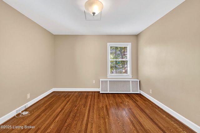 2325 Broadmeade Rd 2, Seneca Gardens, KY 40205