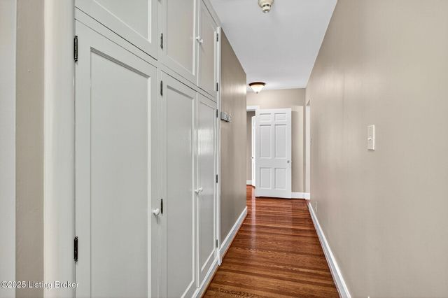 2325 Broadmeade Rd 2, Seneca Gardens, KY 40205