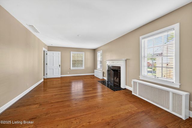 2325 Broadmeade Rd 2, Seneca Gardens, KY 40205