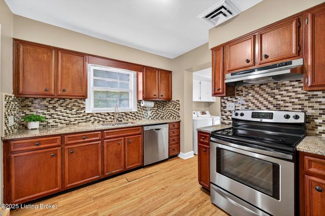 2325 Broadmeade Rd 2, Seneca Gardens, KY 40205