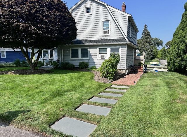 2 Orchard Neck Road, Center Moriches, NY 11934