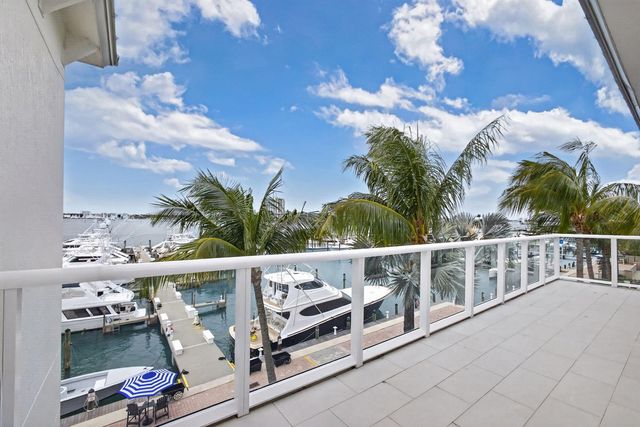 176 Lake Drive 1-302, Palm Beach Shores, FL 33404