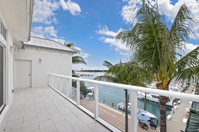 176 Lake Drive 1-302, Palm Beach Shores, FL 33404