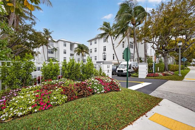 176 Lake Drive 1-302, Palm Beach Shores, FL 33404
