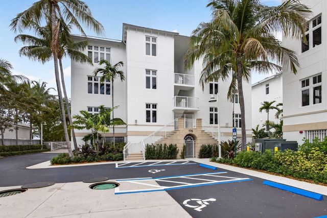 176 Lake Drive 1-302, Palm Beach Shores, FL 33404