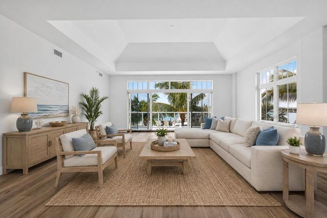 176 Lake Drive 1-302, Palm Beach Shores, FL 33404