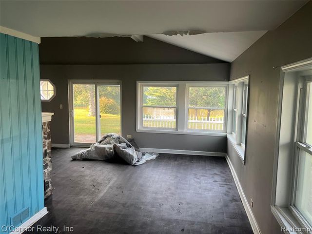 2929 N River Road, Fort Gratiot, MI 48059