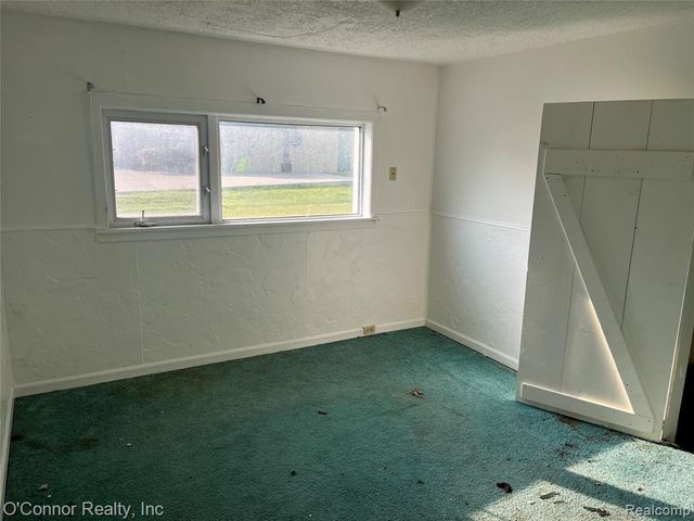 2929 N River Road, Fort Gratiot, MI 48059
