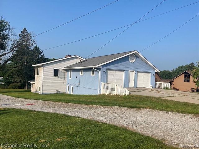 2929 N River Road, Fort Gratiot, MI 48059