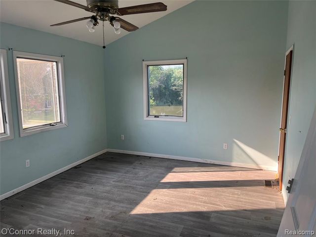 2929 N River Road, Fort Gratiot, MI 48059