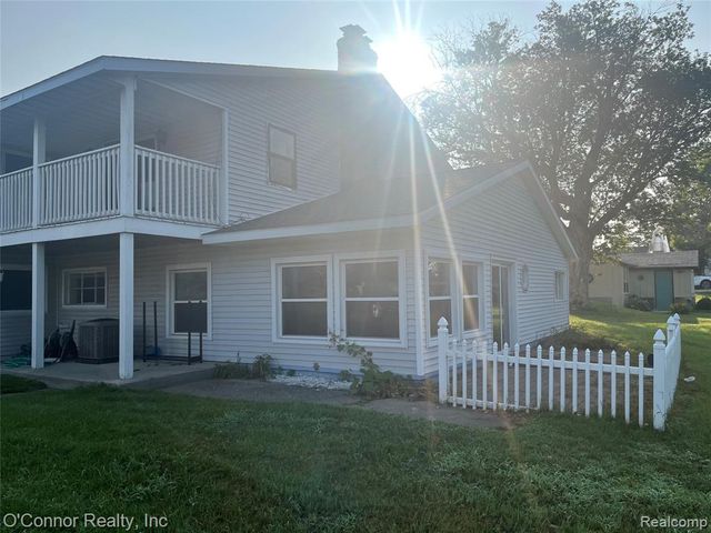 2929 N River Road, Fort Gratiot, MI 48059