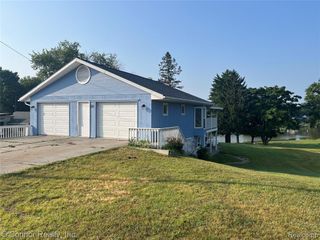 2929 N River Road, Fort Gratiot, MI 48059