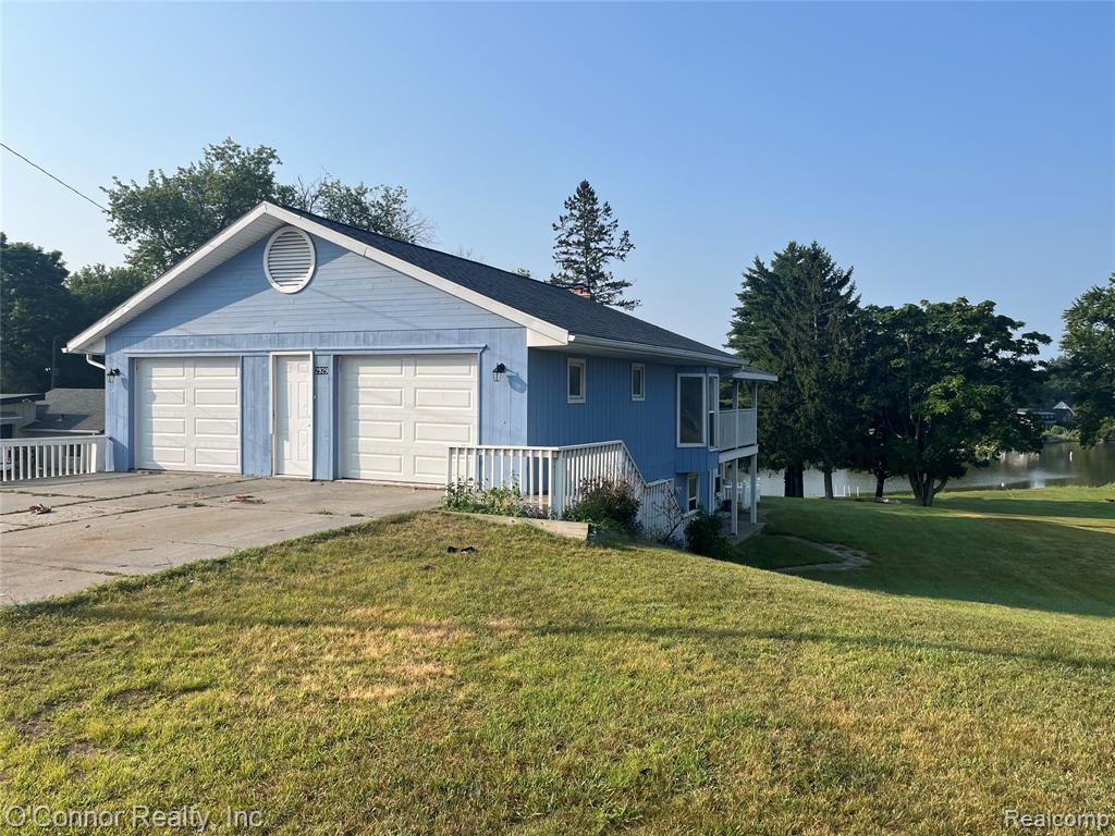2929 N River Road, Fort Gratiot, MI 48059