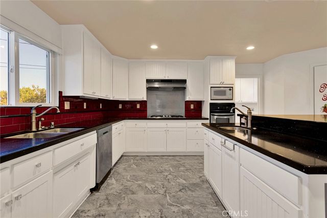 18663 Mojave Street, Hesperia, CA 92345